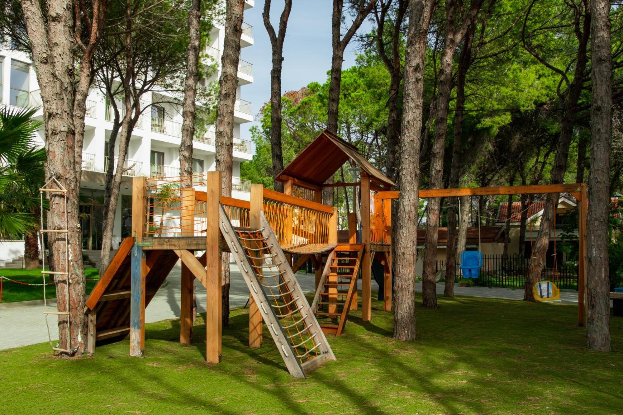 Fllad Resort & Spa Durres Голем Екстериор снимка